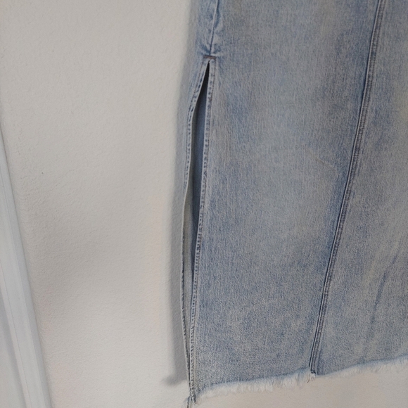 Cello Denim Side Slit Frayed Hem Maxi Skirt Size Small NWT - Picture 3 of 9